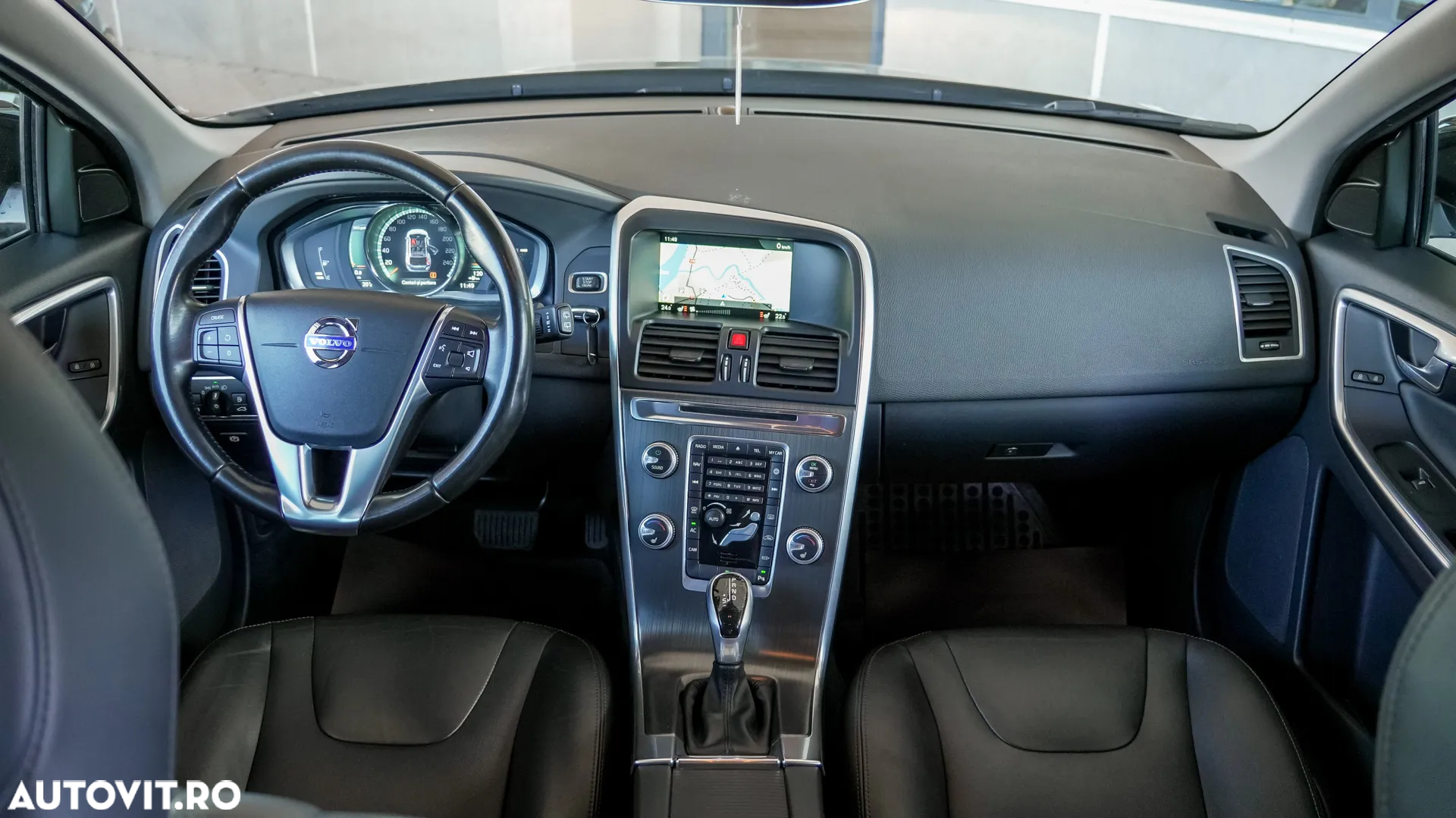 Volvo XC 60 D4 AWD Momentum - 9