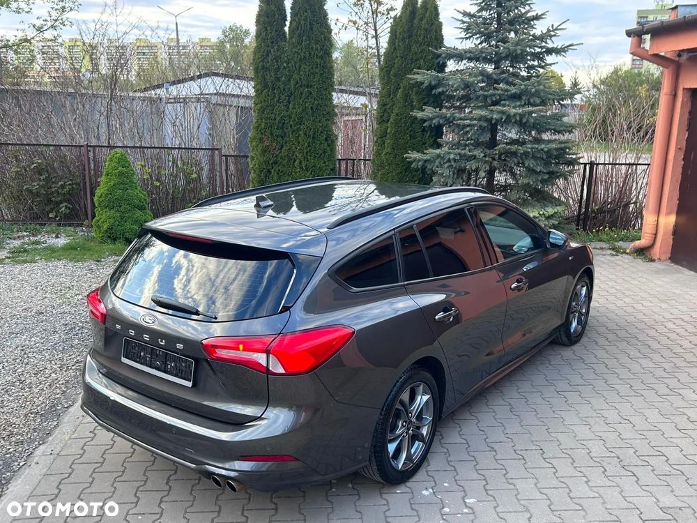 Ford Focus 1.5 EcoBlue Start-Stopp-System ST-LINE - 17