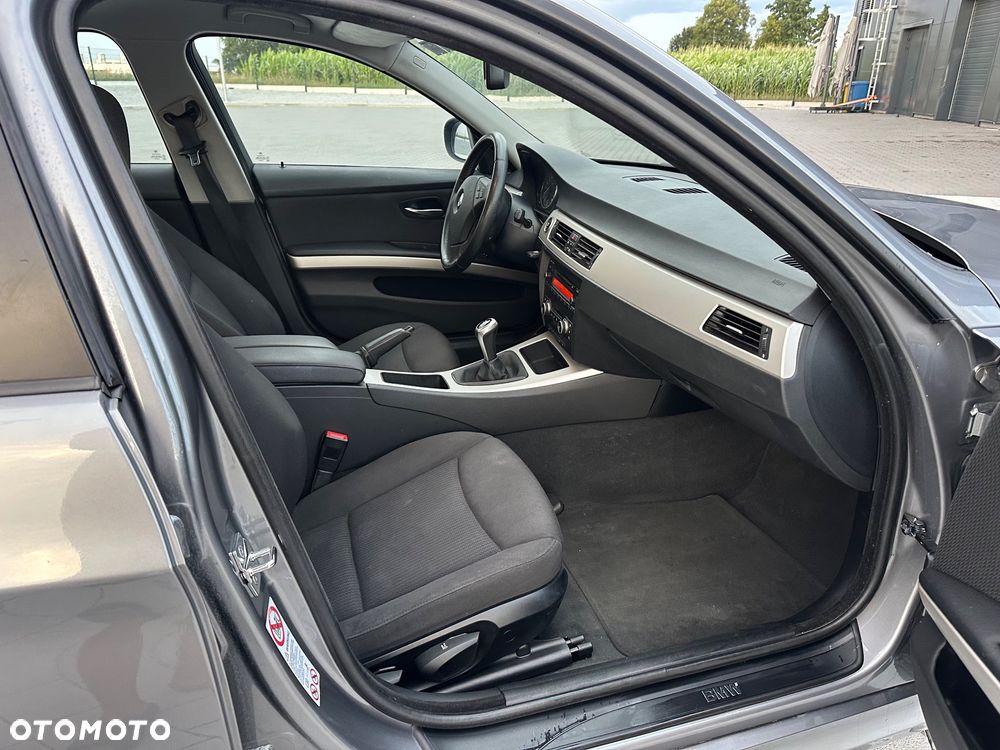 BMW Seria 3 320d DPF - 9