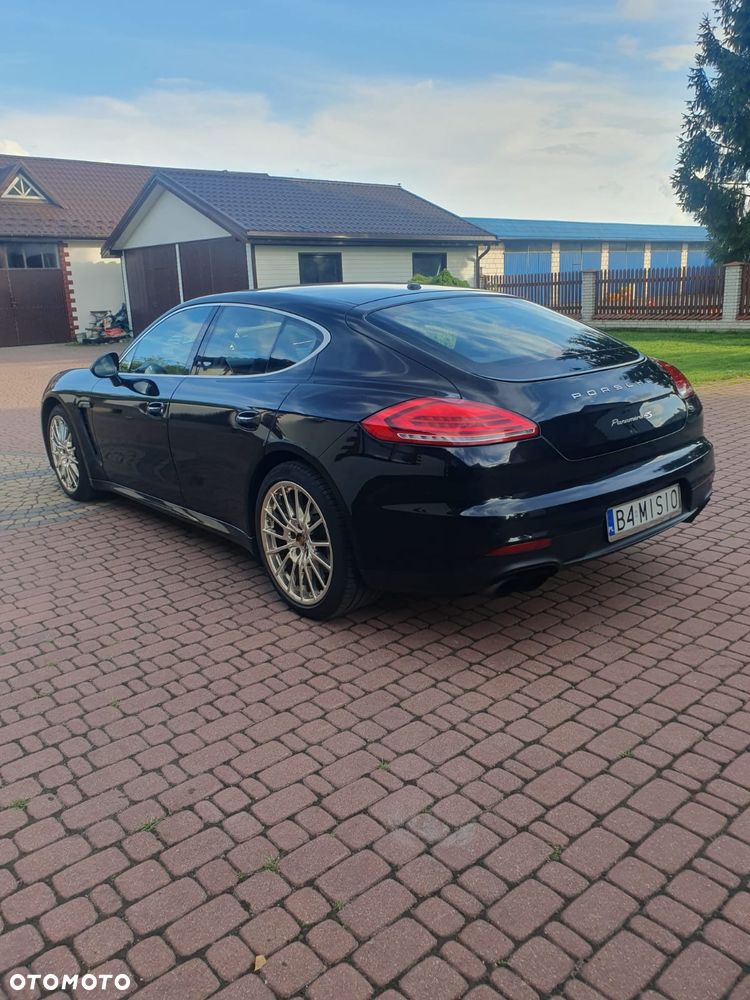 Porsche Panamera 4S - 6