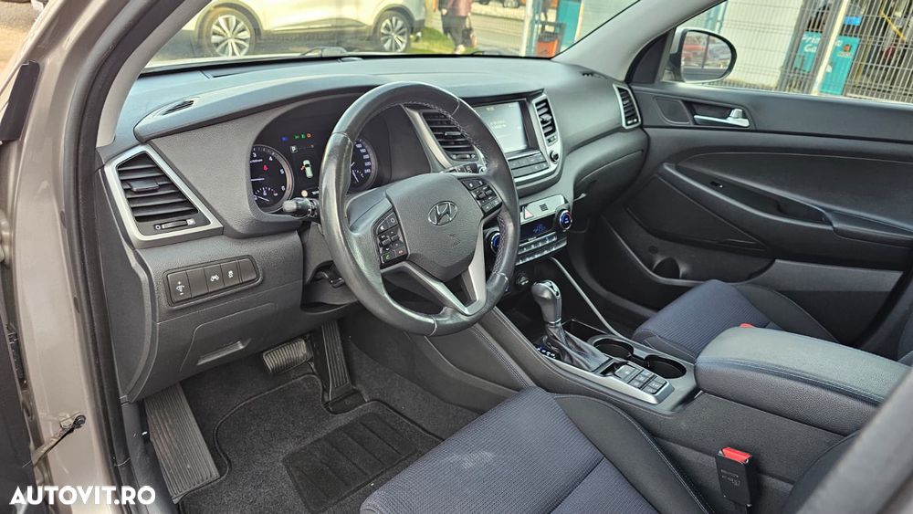 Hyundai Tucson 2.0 CRDI 4WD Automatik Style - 12