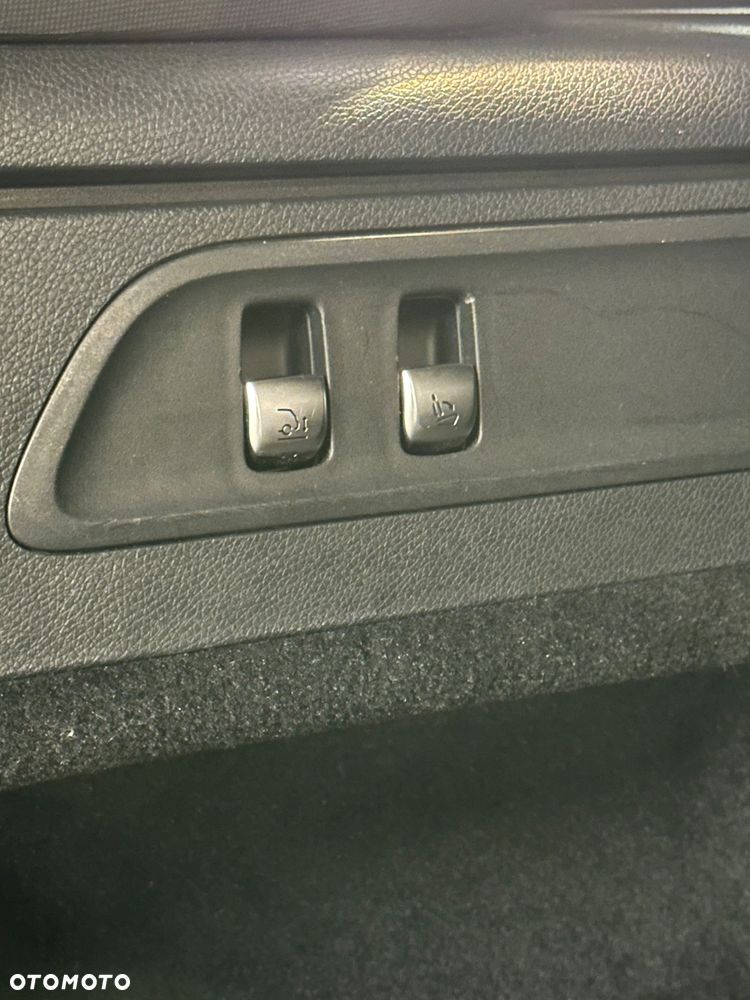 Mercedes-Benz GLC 250 4Matic 9G-TRONIC AMG Line - 18