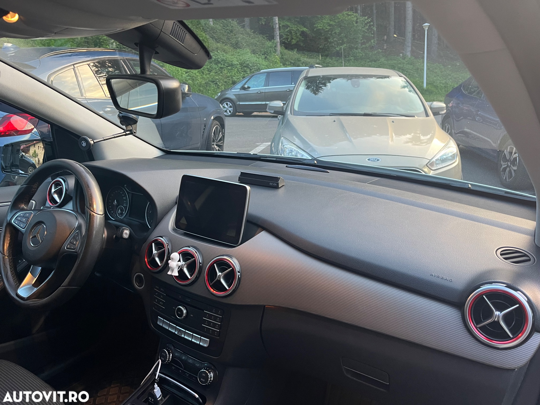 Mercedes-Benz B - 18