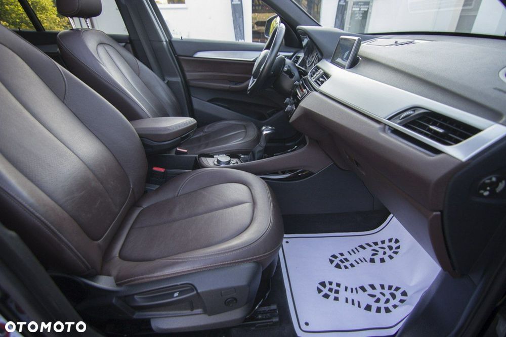 BMW X1 xDrive20d Sport Line - 30