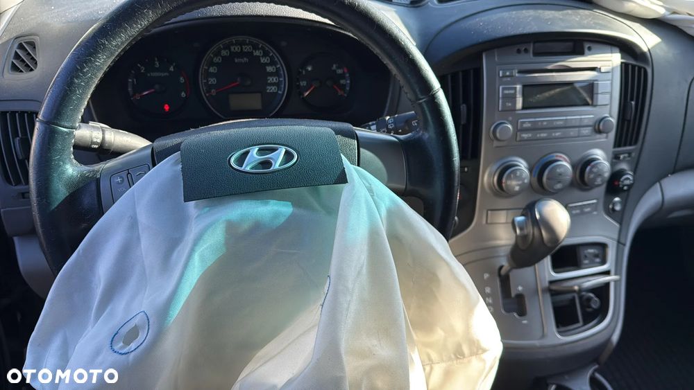 Hyundai H-1 Starex - 22