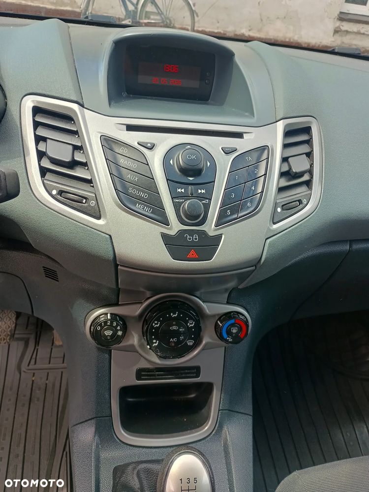 Ford Fiesta - 15
