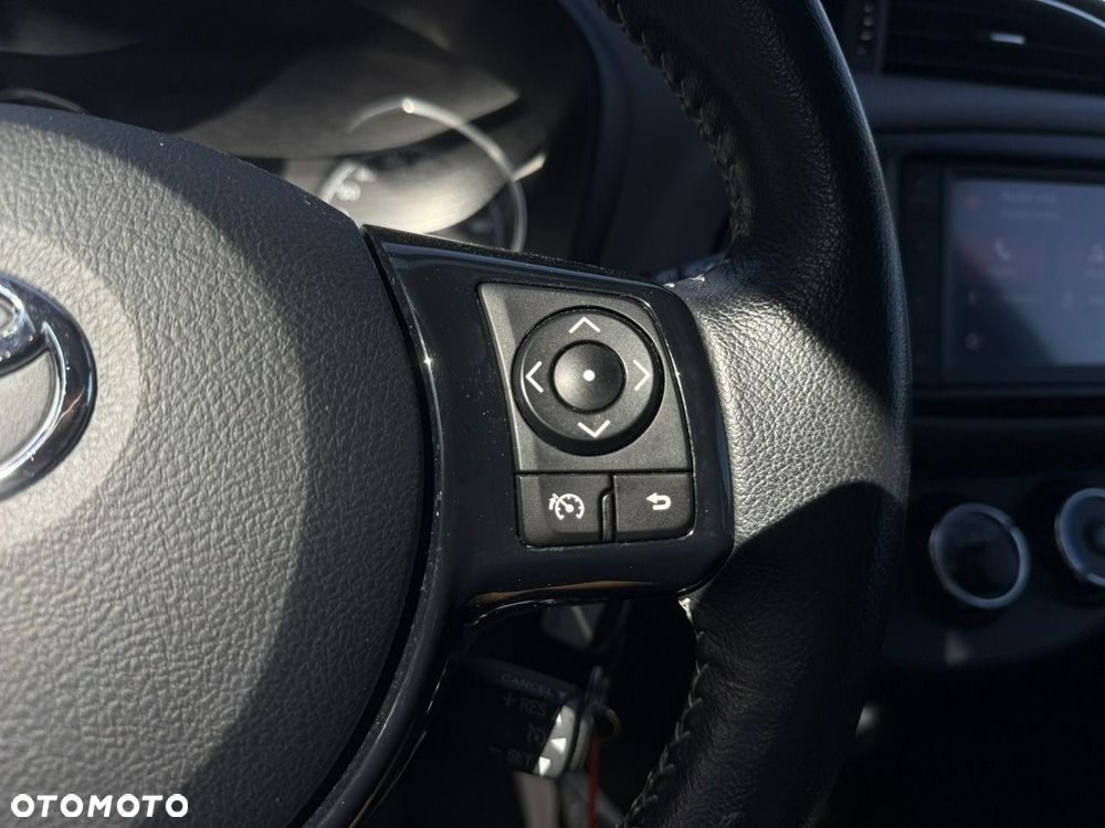 Toyota Yaris 1.5 Premium - 16
