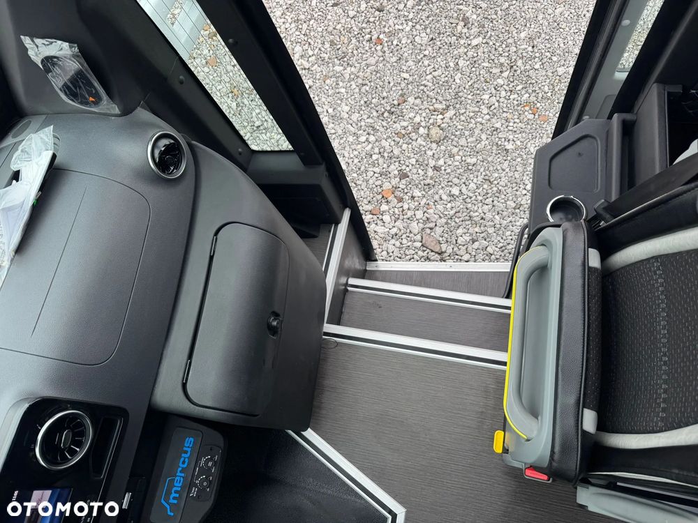 Mercedes-Benz Sprinter 519 - 21