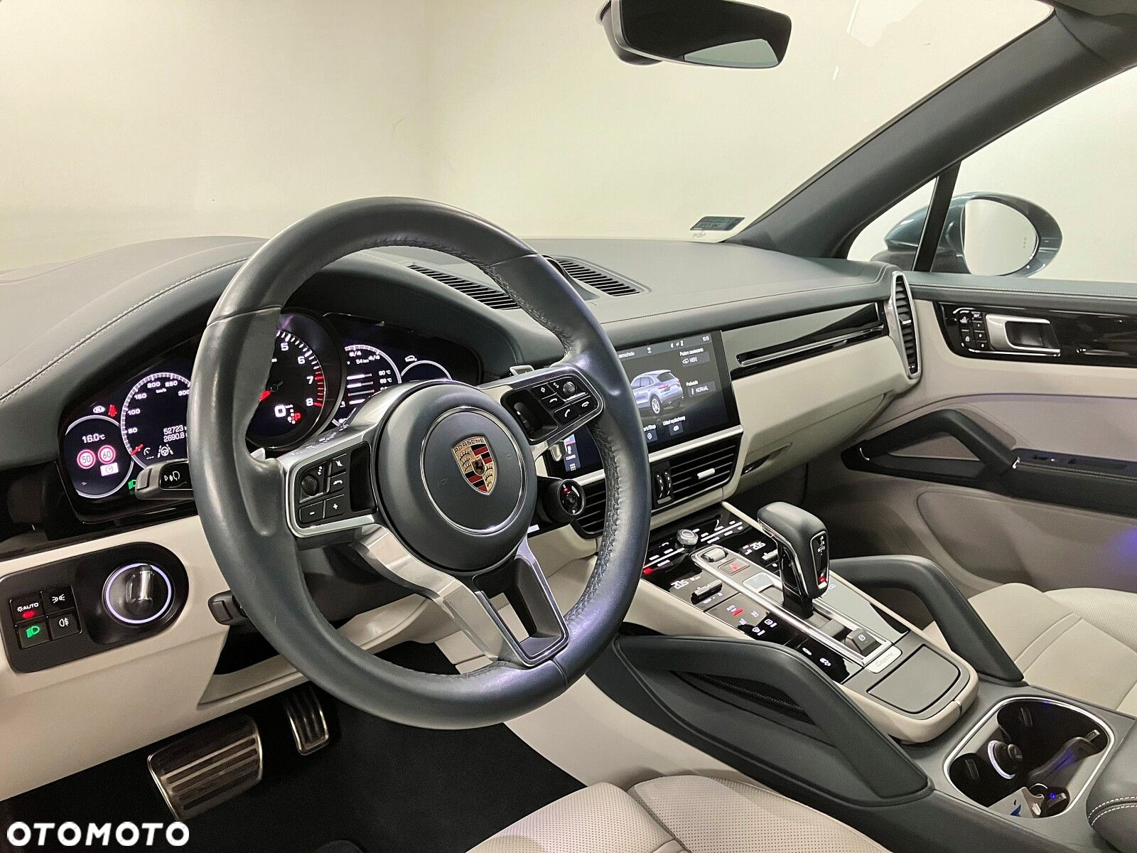 Porsche Cayenne - 16
