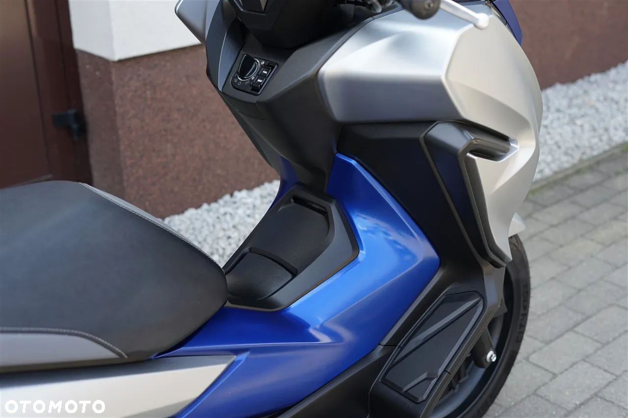 Honda NSS - 11