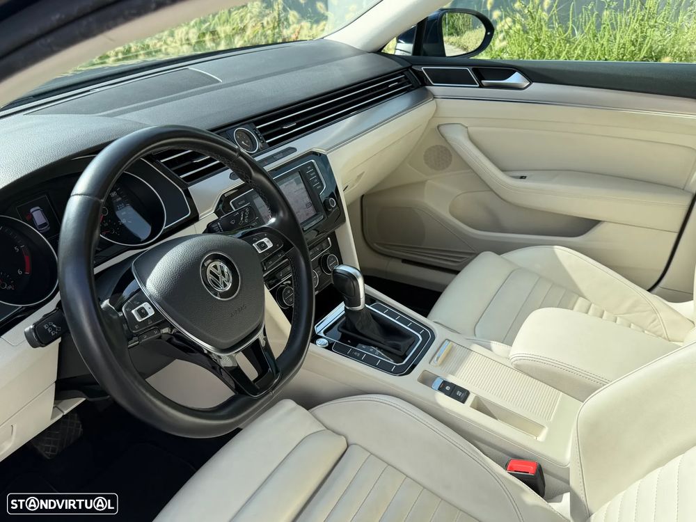 VW Passat Variant 2.0 TDI Highline DSG - 9