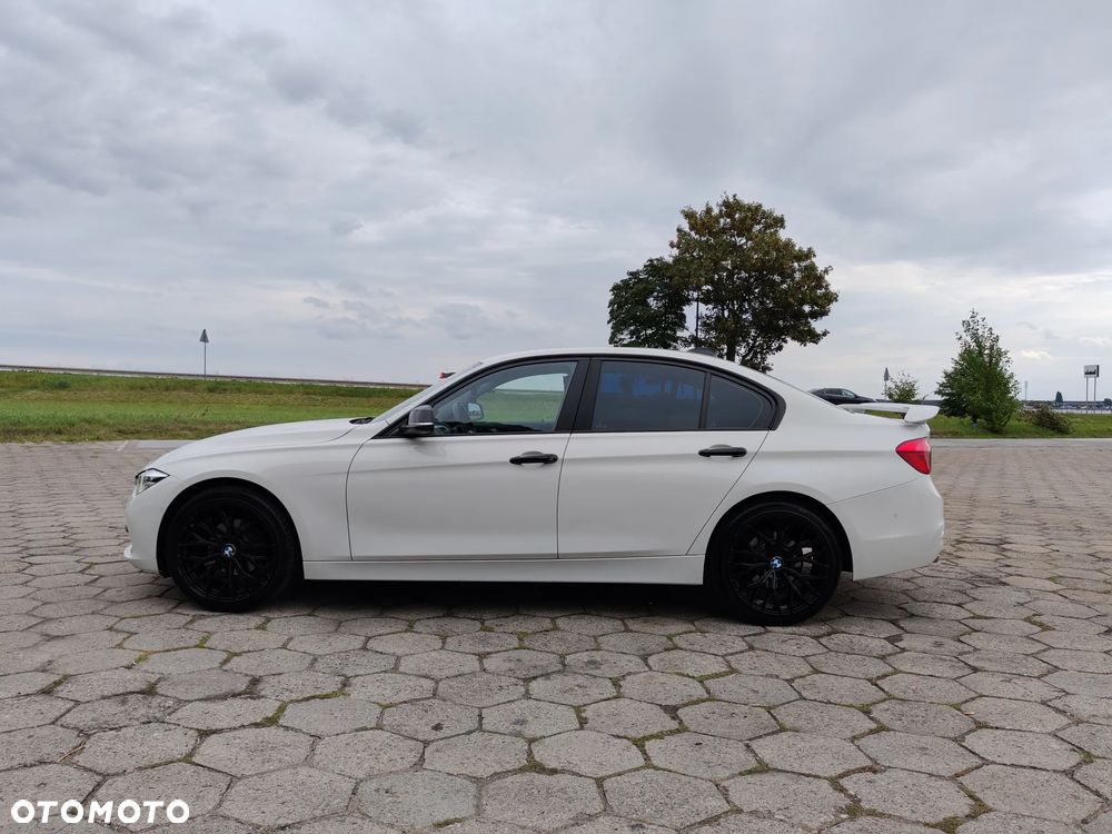 BMW Seria 3 318i - 3