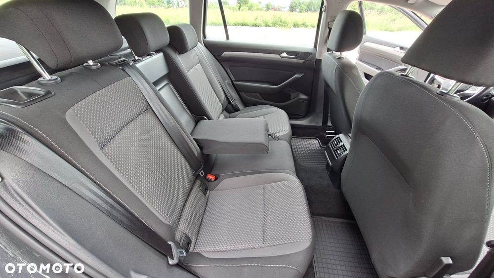 Volkswagen Passat 2.0 TDI EVO Elegance - 3