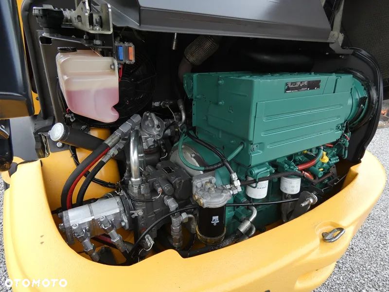 Volvo L20F Z Niemiec / Tylko 2.300mtg / Stan Idealny / - 13