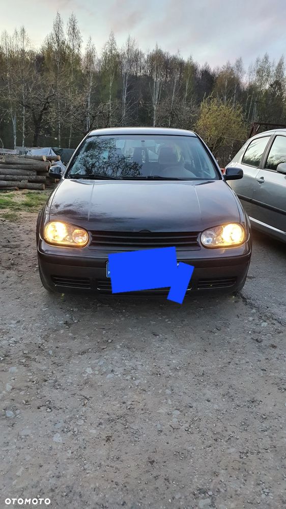 Volkswagen Golf 1.6 - 6
