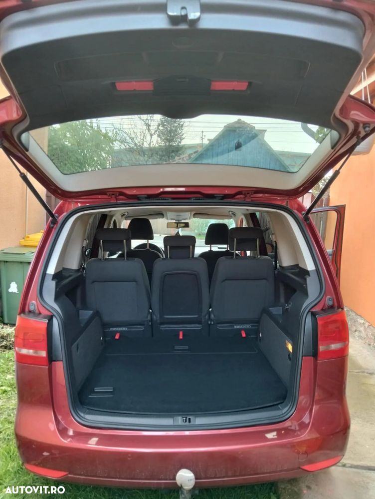 Volkswagen Touran 1.4 TSI DSG Conceptline - 11