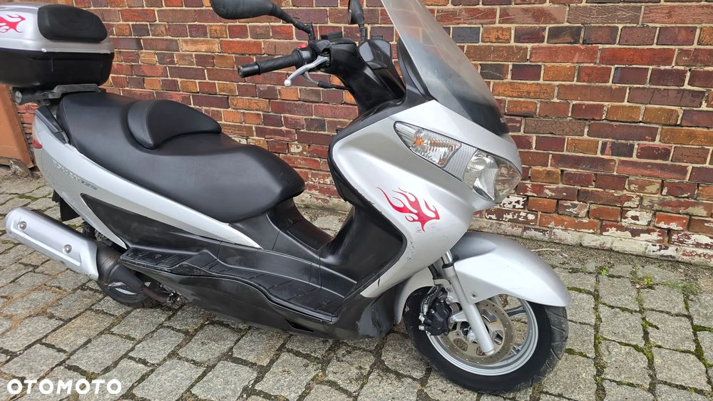 Suzuki Burgman - 18