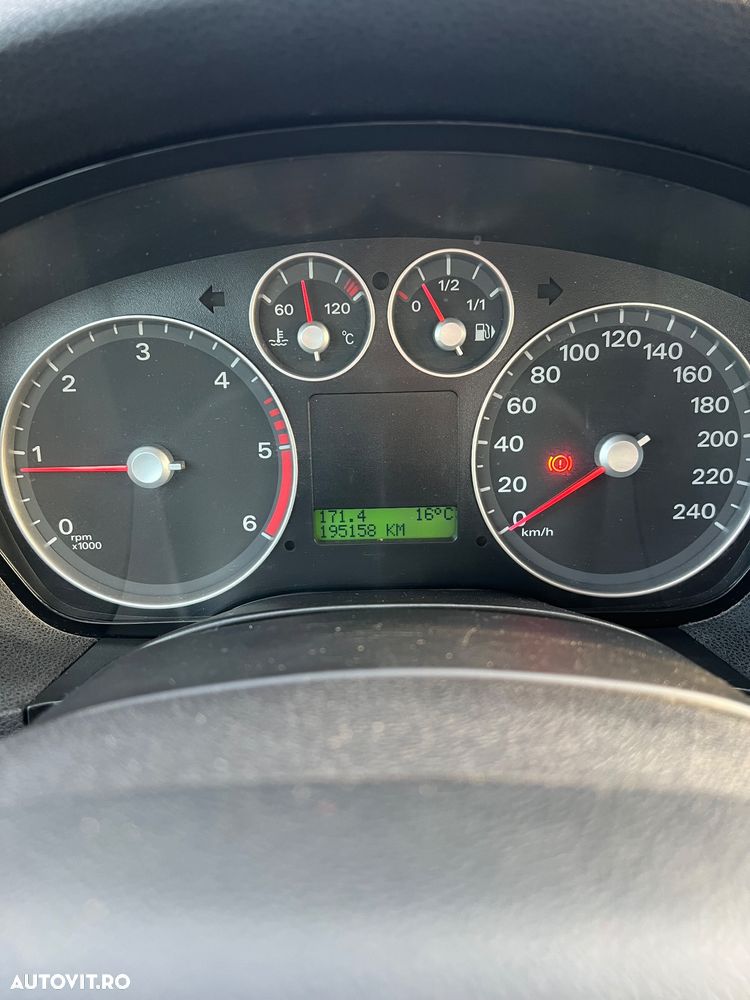 Ford Focus 1.8 TDCi Anniversary - 8