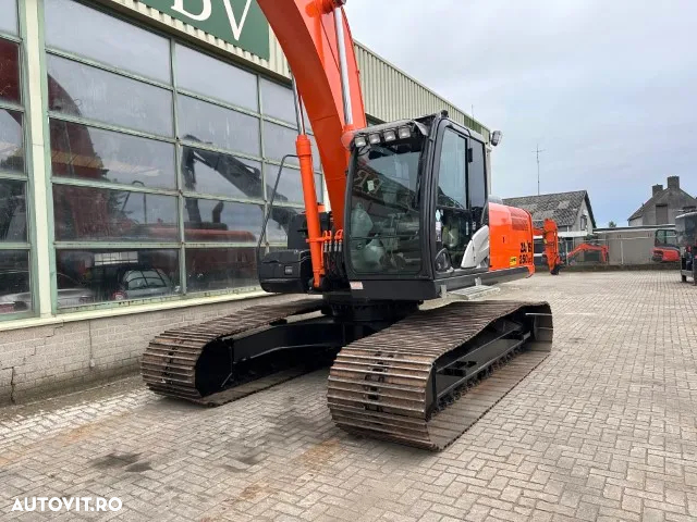 Hitachi ZX250LC-5B Long Reach 17 M - 17