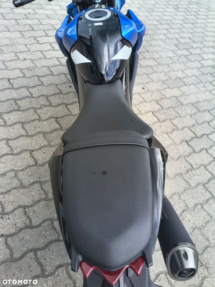 Suzuki GSX - 8