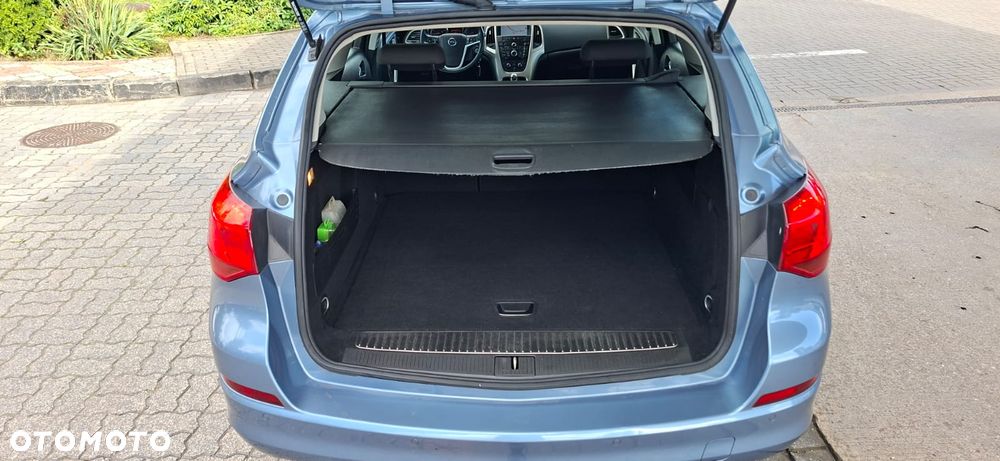 Opel Astra 1.6 Turbo Design Edition - 29