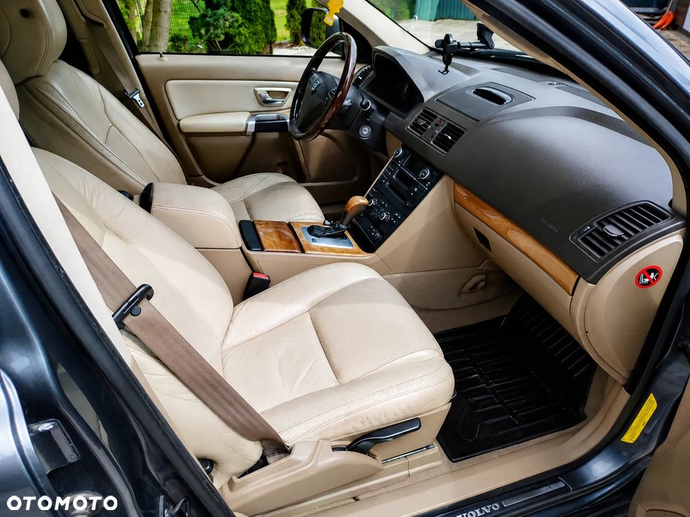 Volvo XC 90 - 9