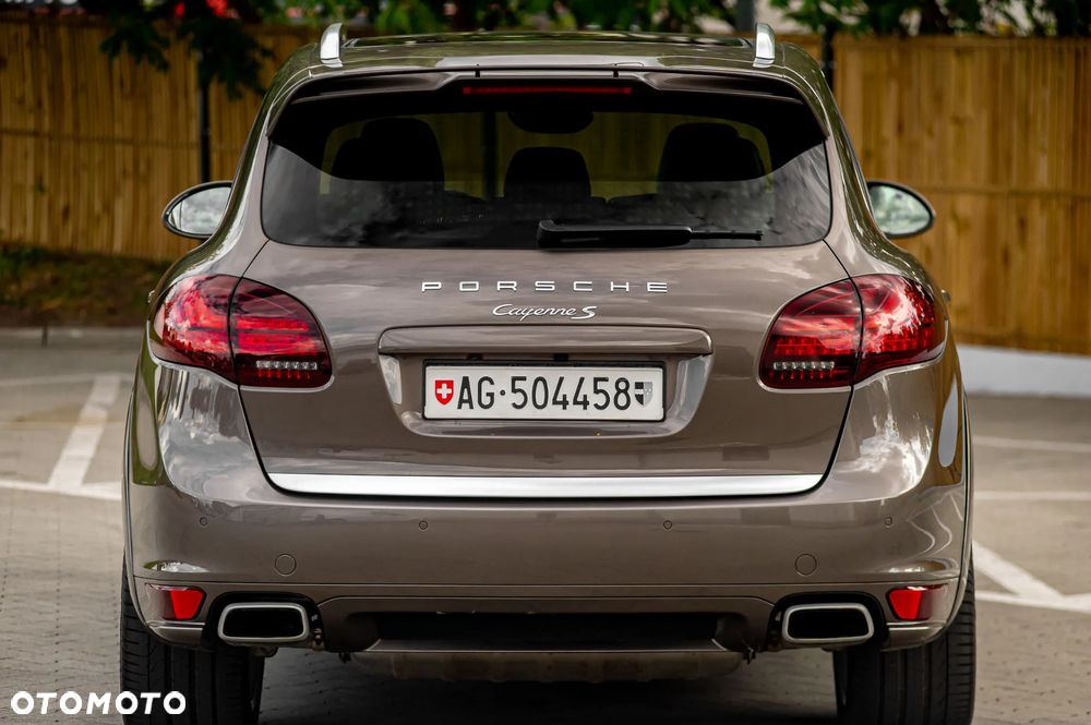 Porsche Cayenne S - 8