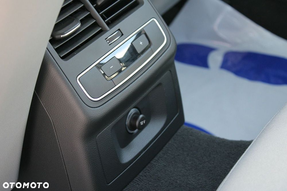Audi A4 Limousine - 14
