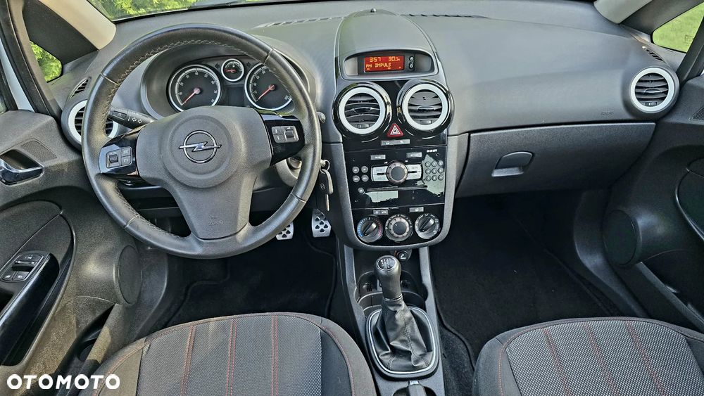 Opel Corsa 1.4 16V Color Edition - 14
