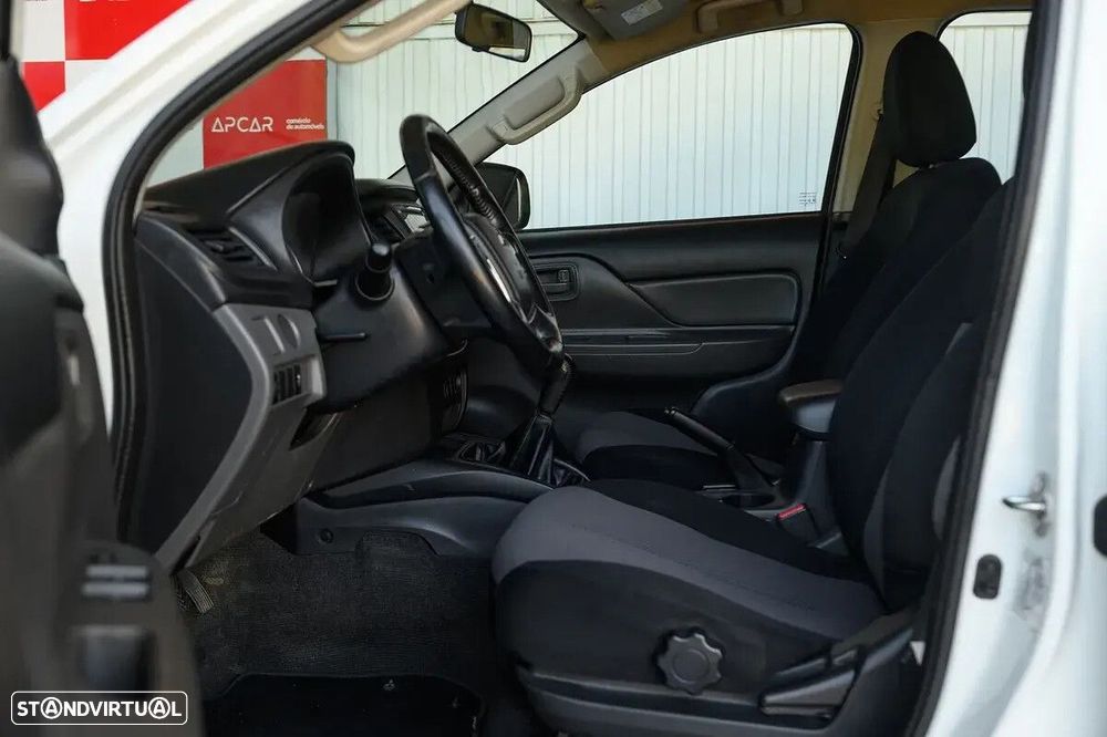 Mitsubishi L200 - 21