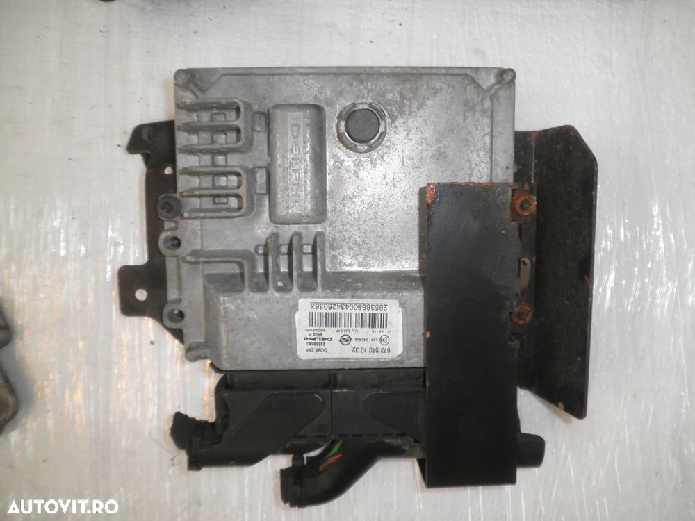 ECU / calculator motor Ssangyong Tivoli 1.6 D 6735401032 28538680 - 1