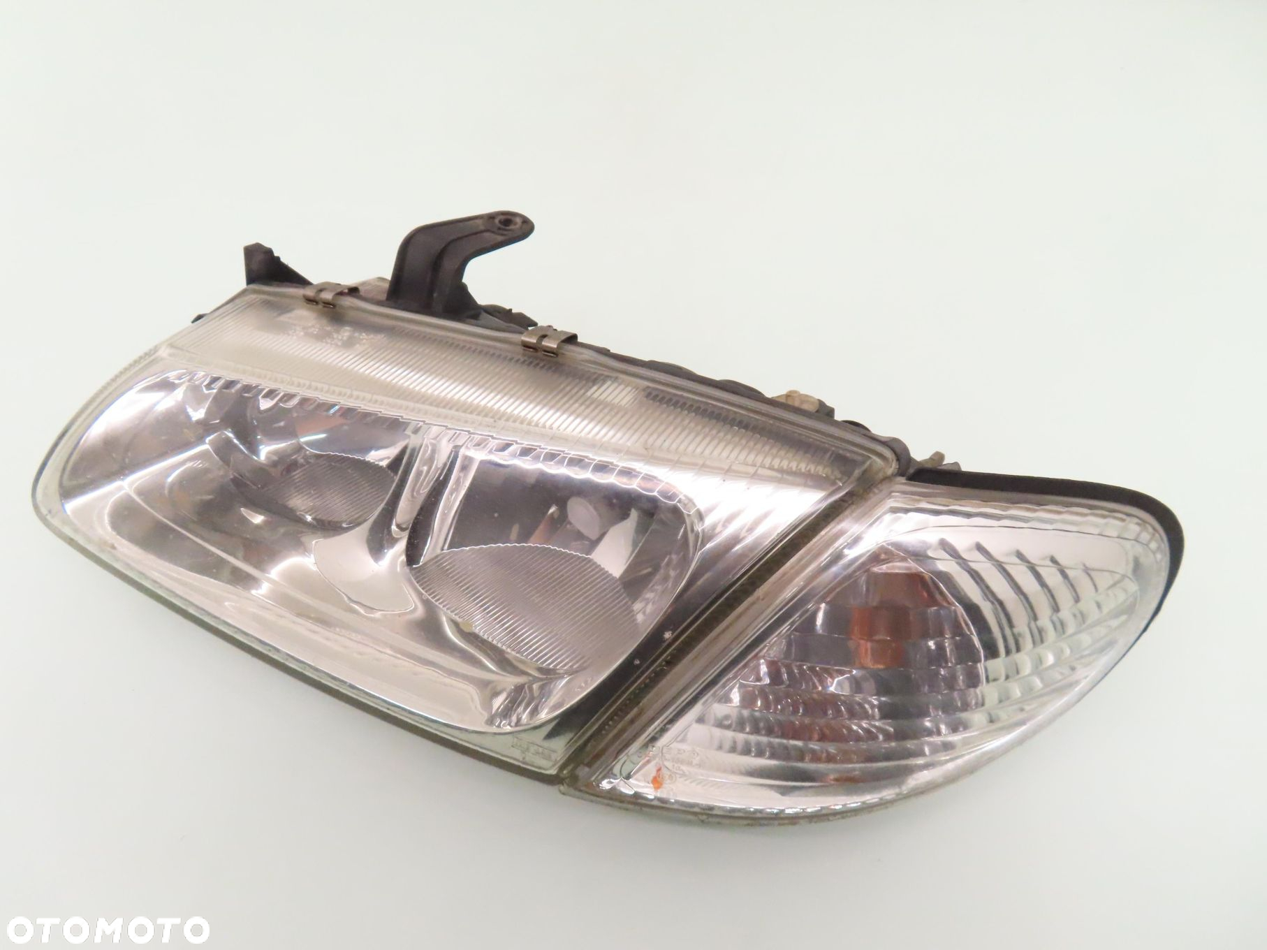 LAMPA LEWA PRZEDNIA NISSAN ALMERA II N16 26060BN011 89003331 - 8