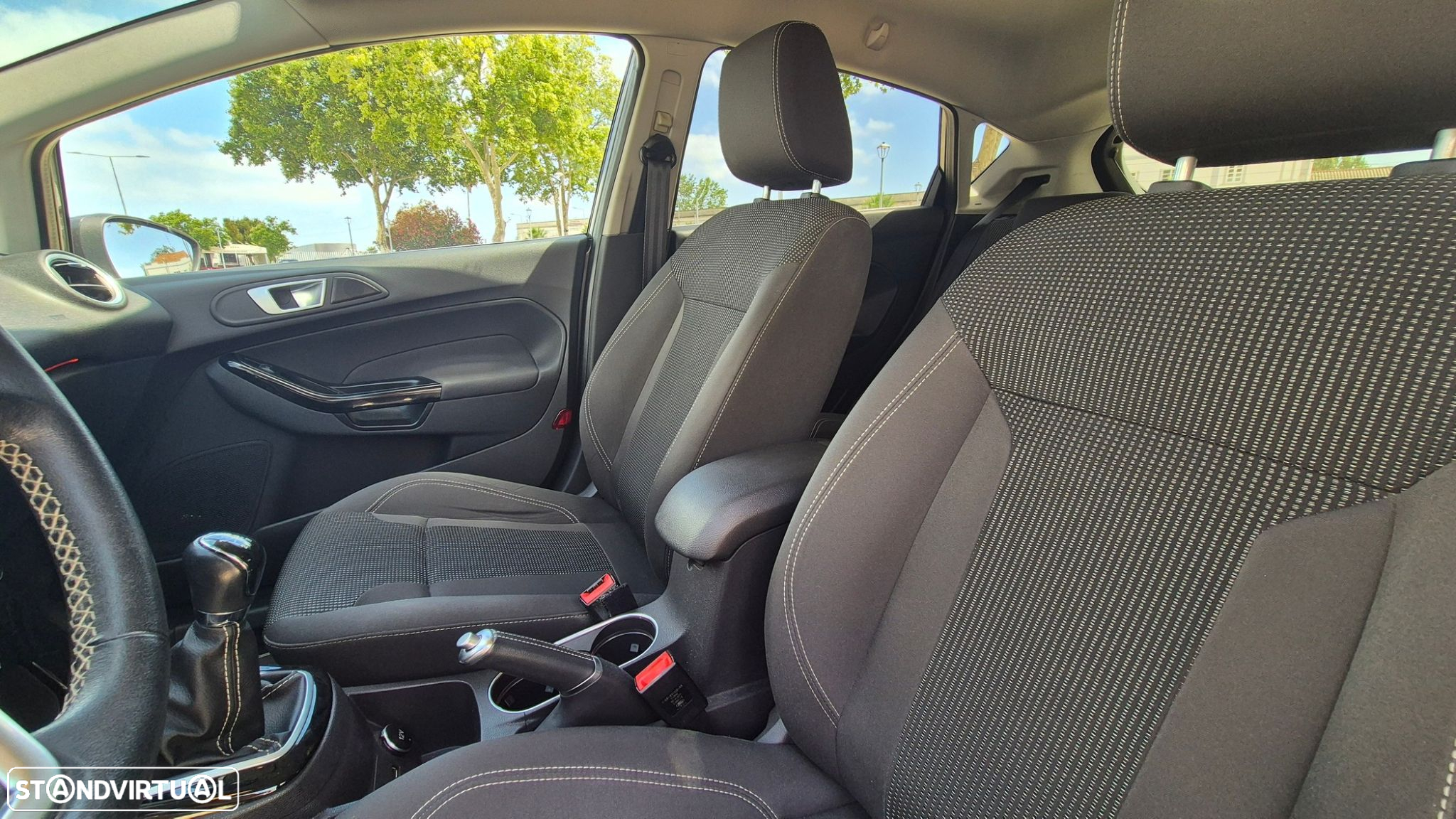 Ford Fiesta 1.0 T EcoBoost Titanium - 16