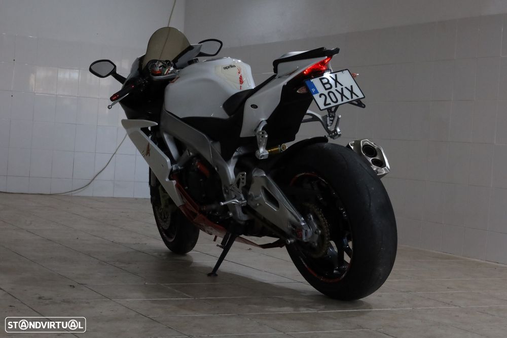 Aprilia RSV 1000rr - 3