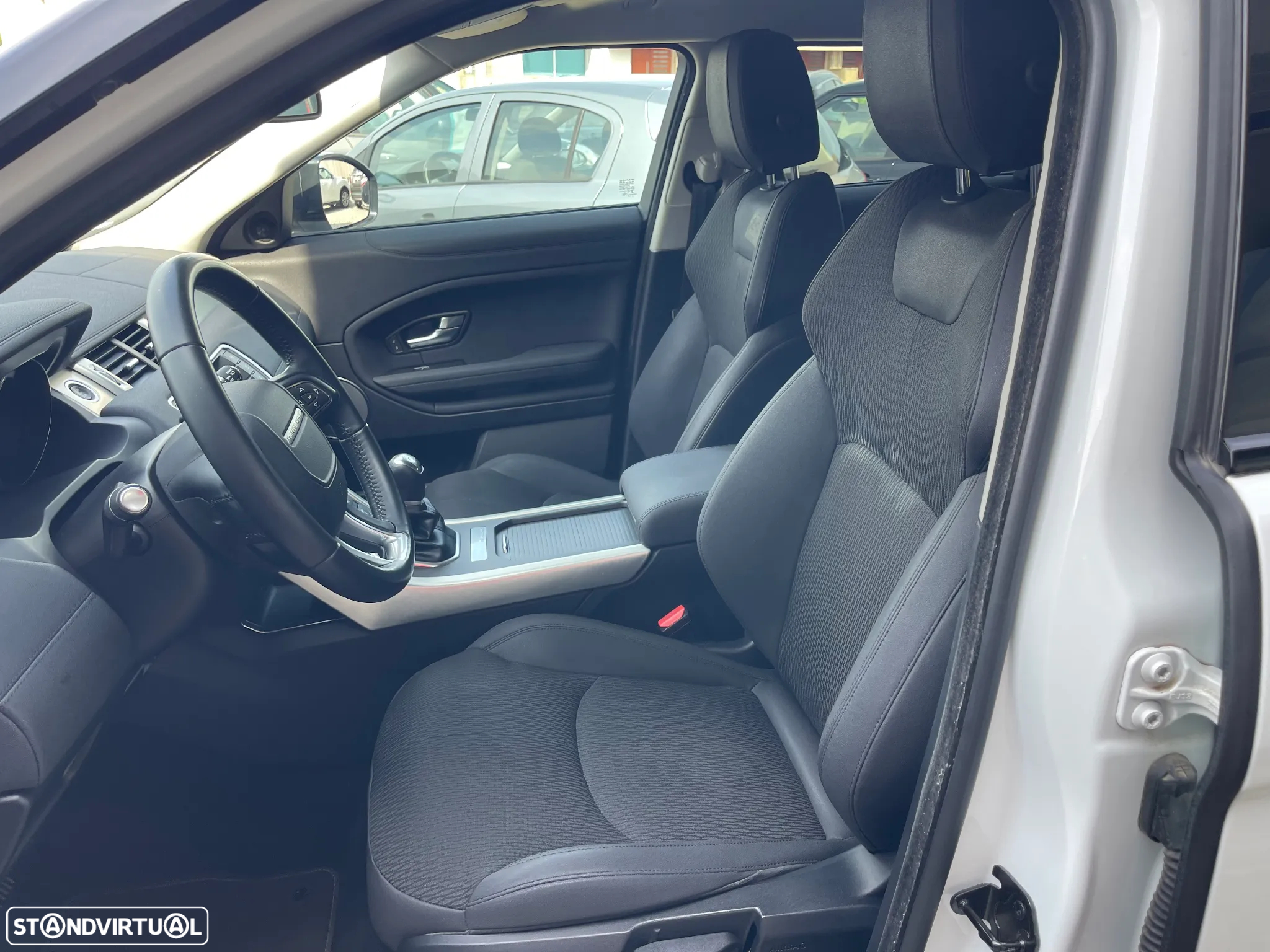 Land Rover Range Rover Evoque 2.0 eD4 SE Dynamic - 14