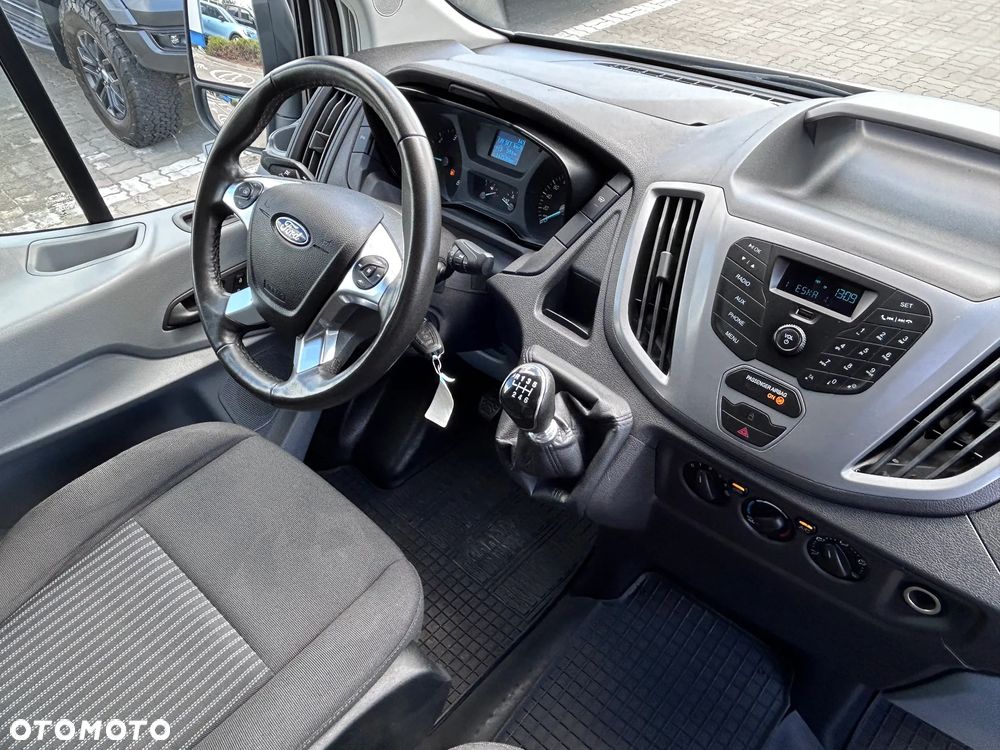 Ford Transit - 12