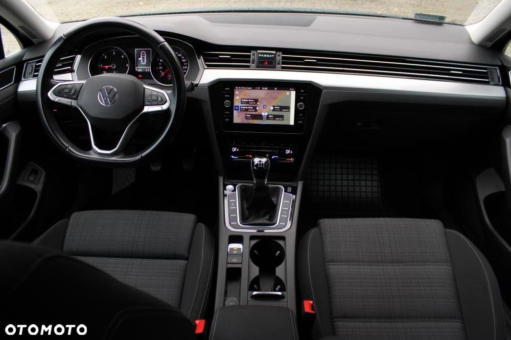 Volkswagen Passat - 9