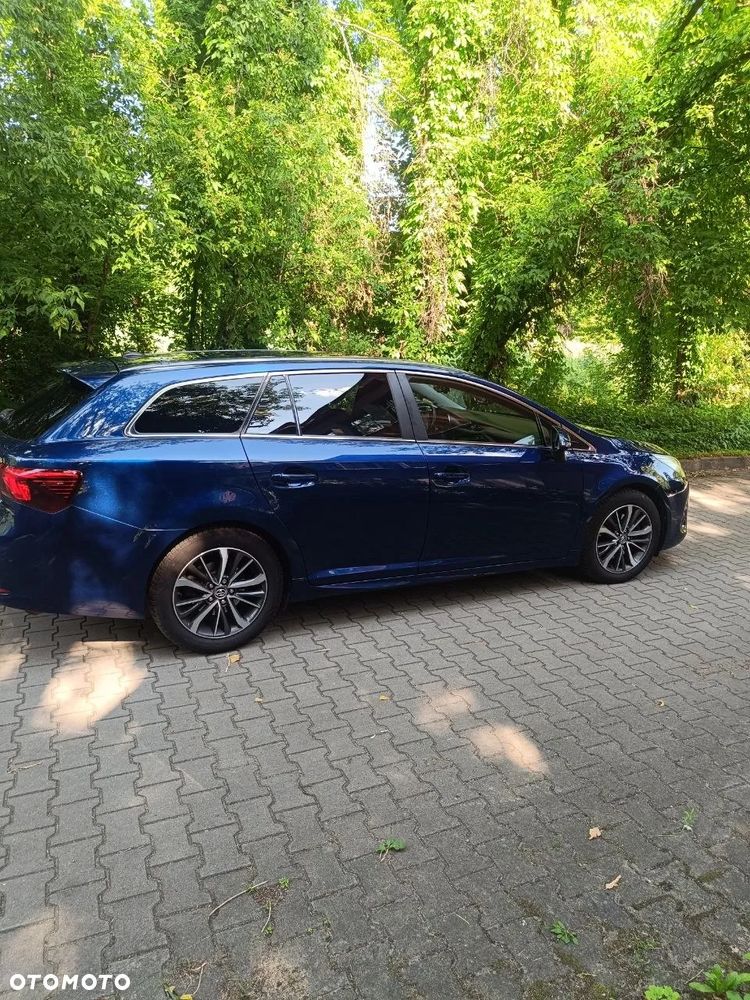 Toyota Avensis 2.0 D-4D Selection - 2