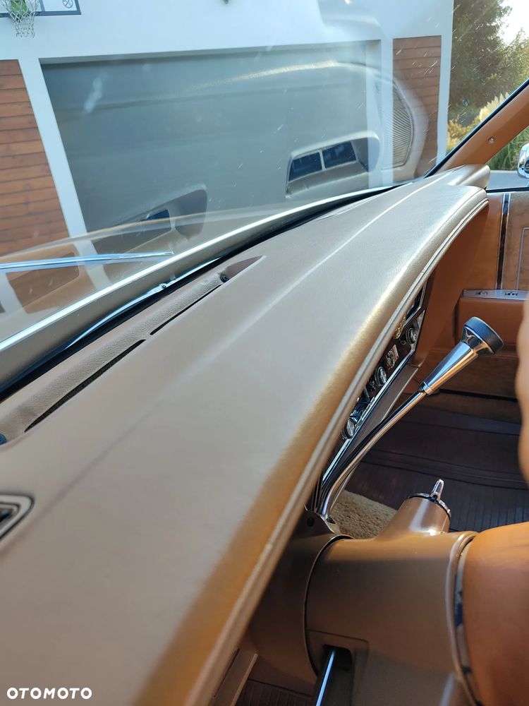 Oldsmobile Delta 88 - 13