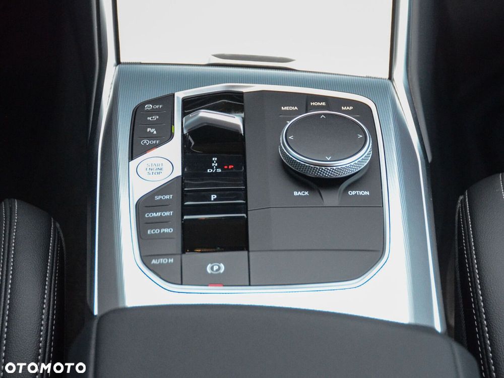BMW Seria 3 318i - 38