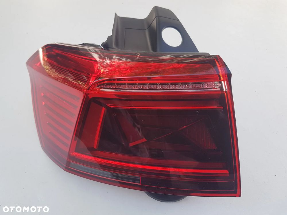VW Passat B8 Kombi 2020- Lampy Tył Lewa Prawa Nowe Oryginał - 2