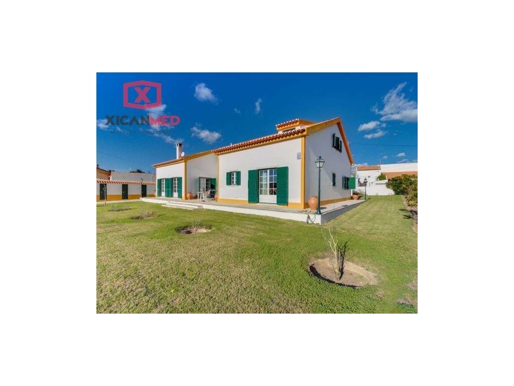 Moradia T4
Moradia Exclusiva com Piscina e Jardim a 15min a pé da ... - Grande imagem: 3/11