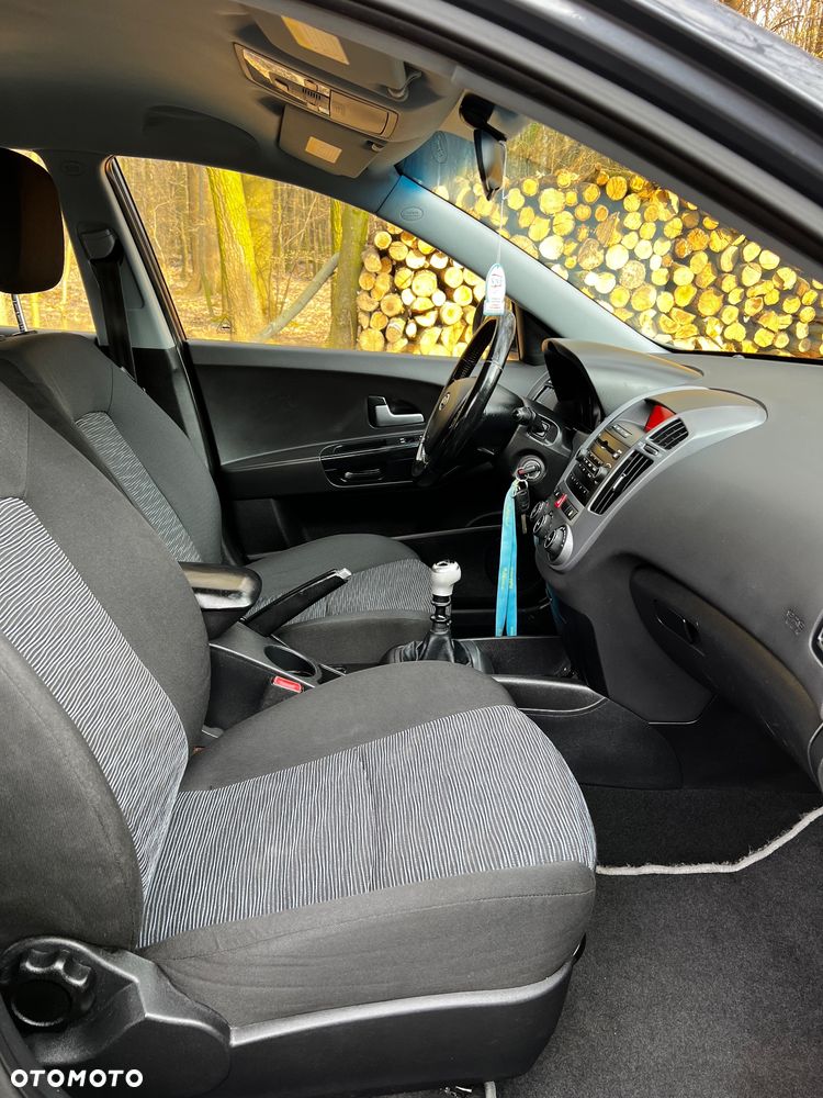 Kia Ceed 1.6 Crdi Comfort + - 7