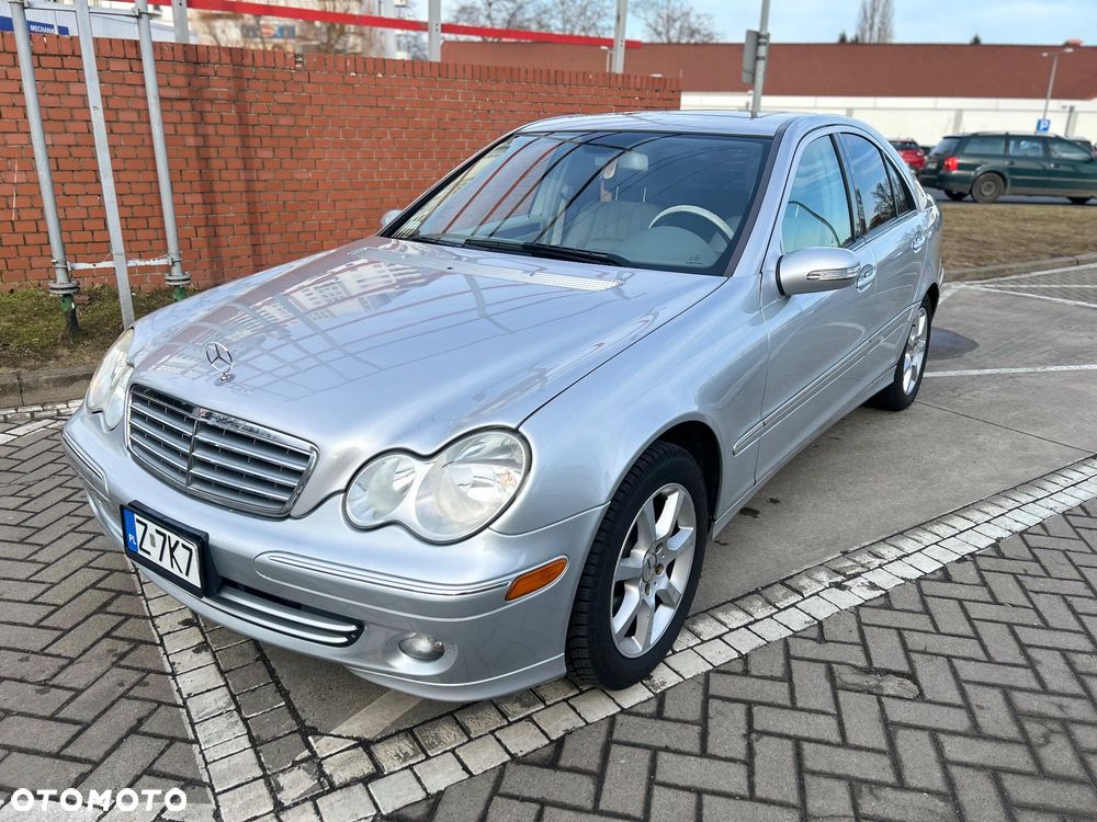 Mercedes-Benz Klasa C 280 4Matic Automatik Avantgarde - 3