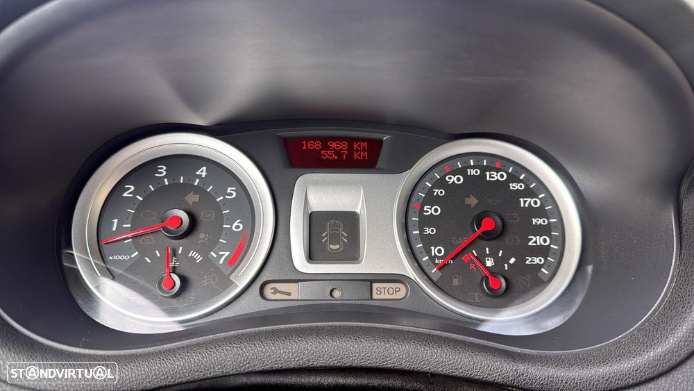 Renault Clio 1.2 16V Confort - 12