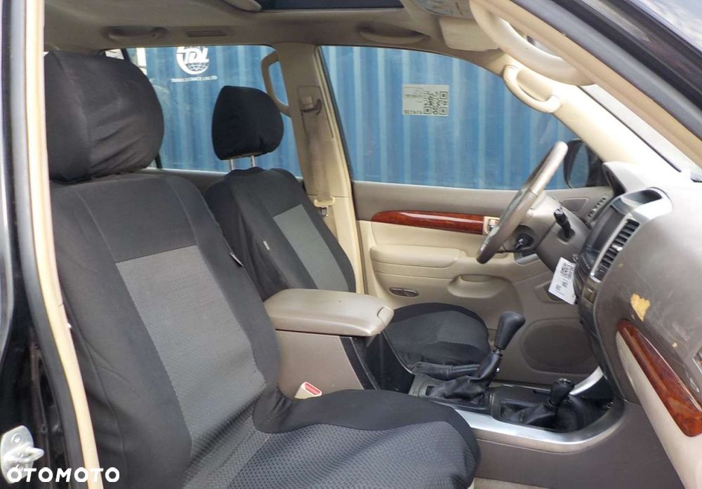 Toyota Land Cruiser - 24