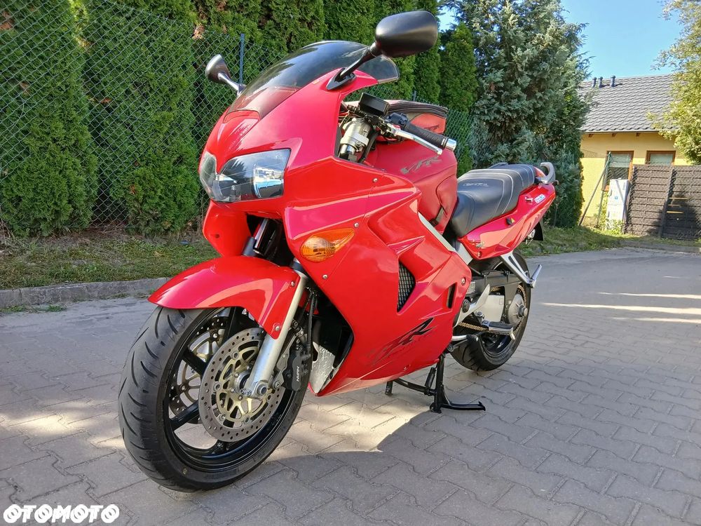 Honda VFR - 1