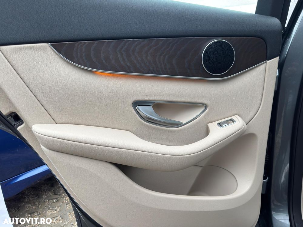 Mercedes-Benz GLC 220 d 4Matic 9G-TRONIC Exclusive - 34