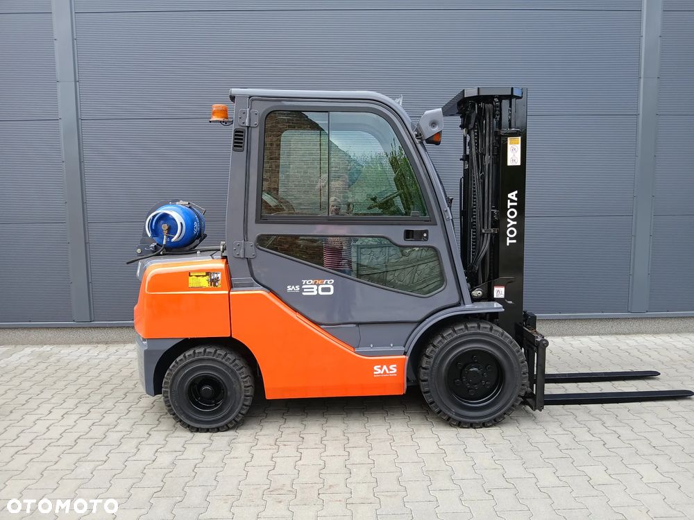 Toyota 02-8FGF30 - 2