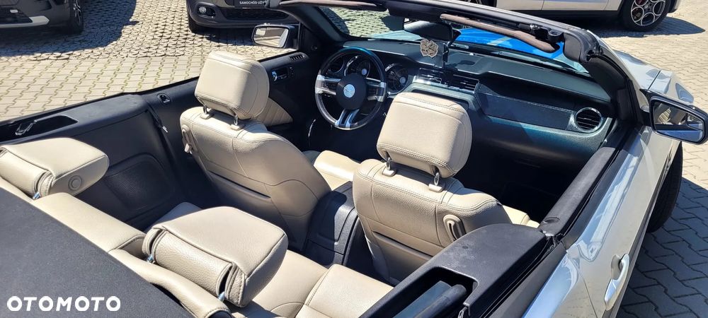 Ford Mustang 3.7 V6 Premium - 29